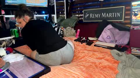 Snapshot of cock_n_creamz_n_wet_dreamz chatting on December 27, 2024, 7:29 am COCK N CREAMZ WET DREAMZ online show from December 27, 2024, 7:29 am