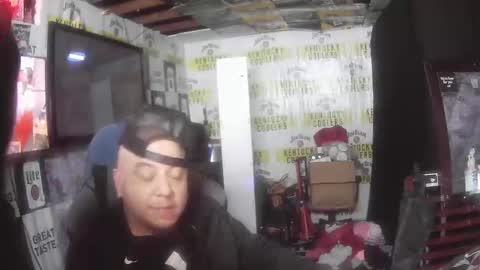 Snapshot of cock_n_creamz_n_wet_dreamz chatting on January 1, 2025, 9:20 pm COCK N CREAMZ WET DREAMZ online show from January 1, 2025, 9:20 pm