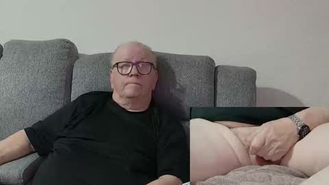 Snapshot of cockneymack51 chatting on October 14, 2025, 3:35 pm Charlie. online show from October 14, 2025, 3:35 pm