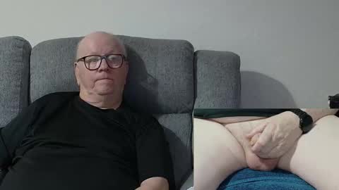 Snapshot of cockneymack51 chatting on December 1, 2025, 7:08 pm Charlie. online show from December 1, 2025, 7:08 pm