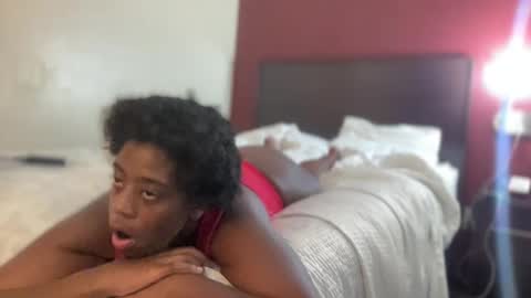 Snapshot of coco_dabaddest25 chatting on October 5, 2025, 5:17 am coco_dabaddest25 online show from October 5, 2025, 5:17 am