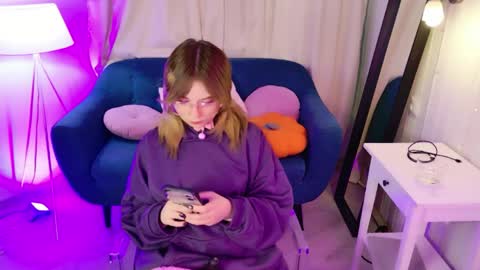Snapshot of coconut_mia chatting on June 5, 2026, 9:53 pm Mia online show from June 5, 2026, 9:53 pm