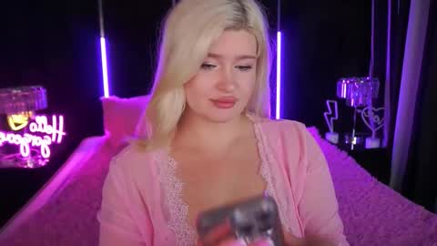 onlyfans amyleyy online show from September 22, 2025, 1:13 pm