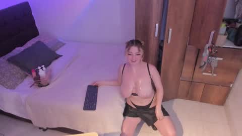 Snapshot of cocovolkovva chatting on February 21, 2025, 7:43 pm cocovolkovva online show from February 21, 2025, 7:43 pm