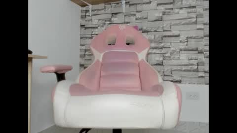 laurita online show from January 17, 2025, 6:54 pm