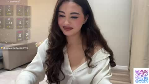 Yumi online show from April 23, 2026, 11:40 pm