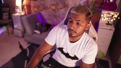 Andres online show from November 2, 2025, 1:24 pm