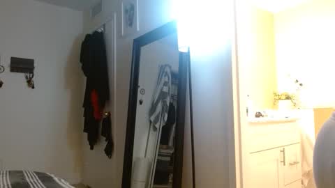 Colby big dick money online show from September 18, 2025, 11:29 pm