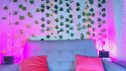 colett online show from September 16, 2025, 11:55 am