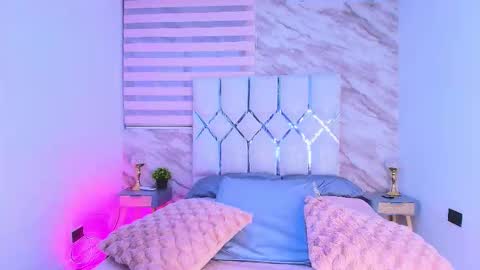 colett online show from March 27, 2026, 12:05 pm