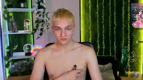Snapshot of colin_storm chatting on June 25, 2026, 7:18 pm colin online show from June 25, 2026, 7:18 pm