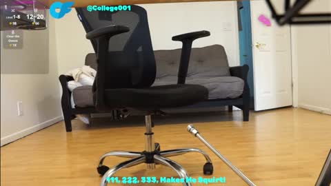 Snapshot of college001 chatting on January 1, 2025, 11:29 pm College001 online show from January 1, 2025, 11:29 pm