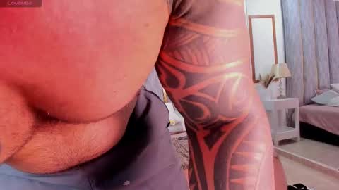 college_muscle_ass online show from September 18, 2025, 1:57 pm