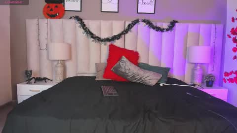 college_muscle_ass online show from October 24, 2025, 3:03 am