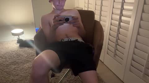 collegeboy21_21 online show from October 21, 2025, 3:29 am