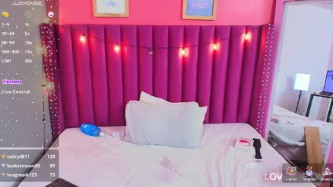  MEGAN  online show from January 3, 2025, 11:01 pm