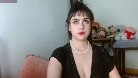 Collette online show from December 5, 2025, 7:06 am