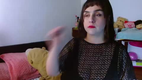 Snapshot of collette_beaufoy chatting on July 18, 2026, 12:15 am Collette online show from July 18, 2026, 12:15 am