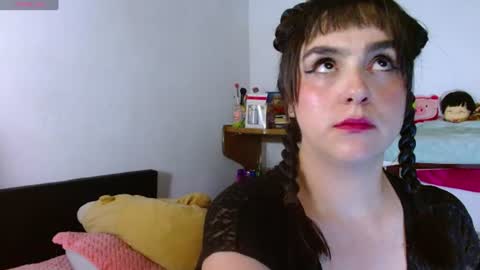 Snapshot of collette_beaufoy chatting on July 19, 2026, 9:51 pm Collette online show from July 19, 2026, 9:51 pm