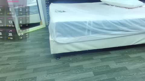  GRETCHEN  online show from February 21, 2025, 12:39 pm