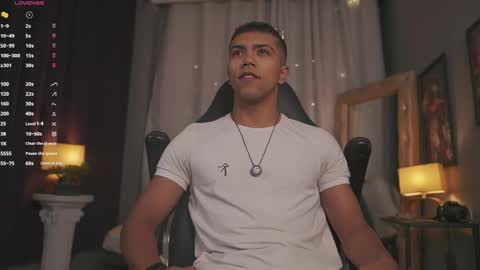 colstorw_ online show from April 20, 2026, 10:07 am