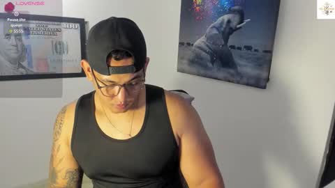 coltonmassif_ online show from October 30, 2025, 4:03 am