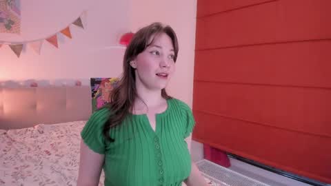 Snapshot of come_in_bed chatting on May 22, 2026, 5:40 pm Audrey online show from May 22, 2026, 5:40 pm