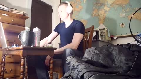 Snapshot of comecontrol chatting on March 4, 2025, 5:42 am comecontrol online show from March 4, 2025, 5:42 am