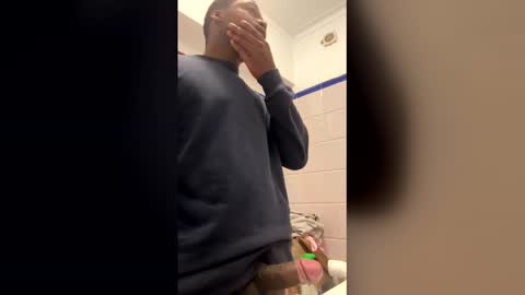 Snapshot of comedorderua4 chatting on March 15, 2026, 1:39 pm comedorderua4 online show from March 15, 2026, 1:39 pm