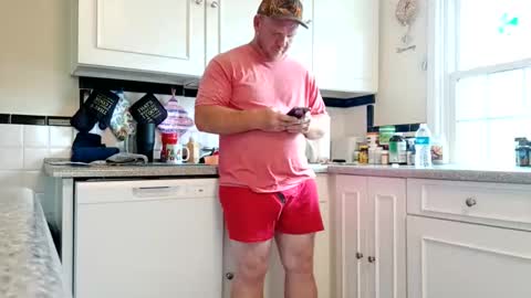 Snapshot of comegetmeinthemorning chatting on May 7, 2026, 7:19 pm comegetmeinthemorning online show from May 7, 2026, 7:19 pm