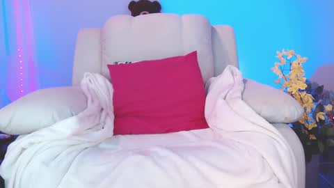 Ariane... online show from December 10, 2024, 2:38 am