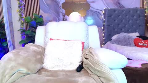 Ariane... online show from December 19, 2025, 10:39 pm