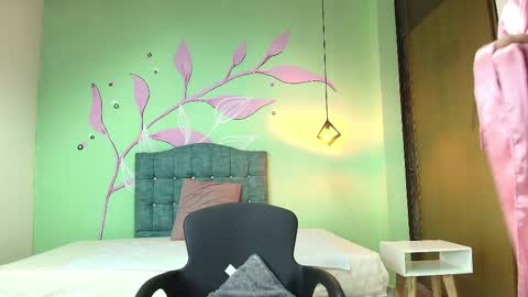 C O N N I E online show from February 14, 2025, 3:05 pm