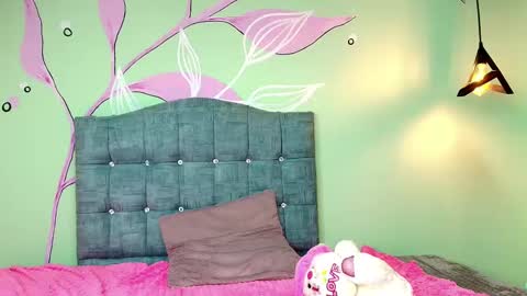 C O N N I E online show from March 4, 2025, 3:15 pm