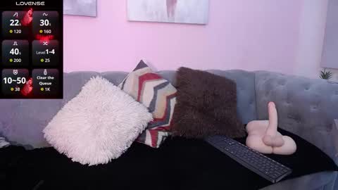 Snapshot of connie_haze chatting on November 28, 2025, 10:23 pm Connie online show from November 28, 2025, 10:23 pm