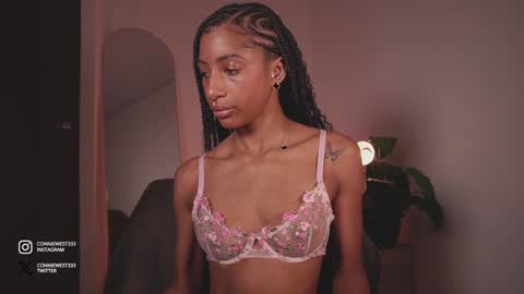 Snapshot of connie_west0 chatting on December 13, 2024, 9:52 pm independent model online show from December 13, 2024, 9:52 pm