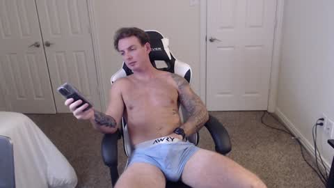 Snapshot of connor_hart chatting on January 28, 2025, 5:43 am Connor Hart online show from January 28, 2025, 5:43 am