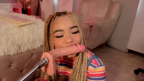 Snapshot of conny_curly chatting on February 19, 2025, 1:50 pm Conny online show from February 19, 2025, 1:50 pm