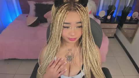 Snapshot of conny_curly chatting on October 2, 2025, 2:02 pm Conny online show from October 2, 2025, 2:02 pm