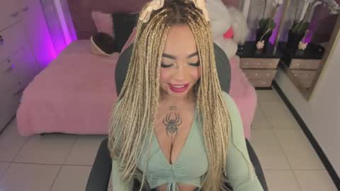 Snapshot of conny_curly chatting on October 8, 2025, 1:31 pm Conny online show from October 8, 2025, 1:31 pm