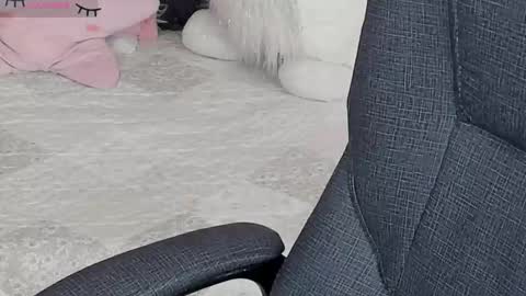 Snapshot of conny_curly chatting on November 19, 2025, 1:55 pm Conny online show from November 19, 2025, 1:55 pm