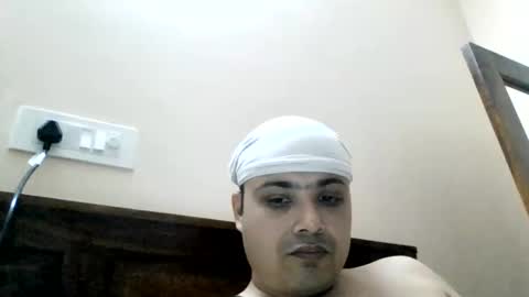 Snapshot of cool_breeze09 chatting on June 1, 2026, 6:04 am Cool Breeze09 online show from June 1, 2026, 6:04 am