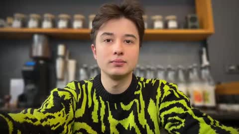 Snapshot of coolskum00 chatting on February 15, 2025, 6:12 am Lisa and Alen online show from February 15, 2025, 6:12 am