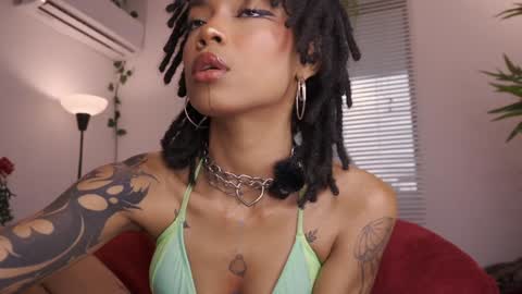 ROSELL 3   online show from November 25, 2025, 9:59 pm