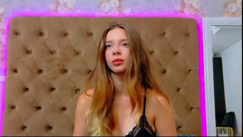 Snapshot of cora_vex chatting on June 19, 2026, 4:28 am CoraVex online show from June 19, 2026, 4:28 am
