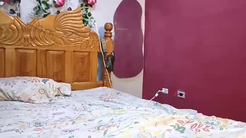 coral0403 online show from April 19, 2026, 6:21 pm