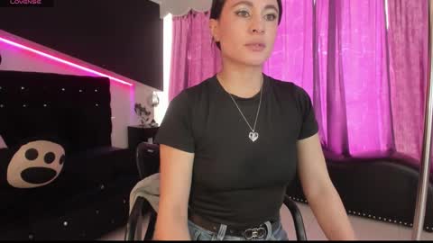 Coral  online show from December 17, 2025, 1:06 pm