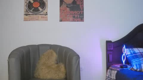 Coralie Bronson online show from February 26, 2026, 1:37 am