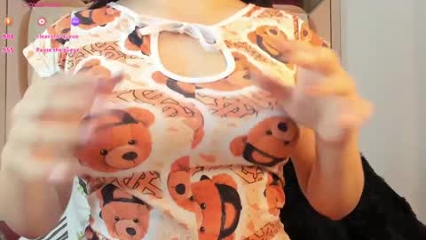 Snapshot of coraline__clark chatting on December 20, 2024, 9:00 am online show from December 20, 2024, 9:00 am
