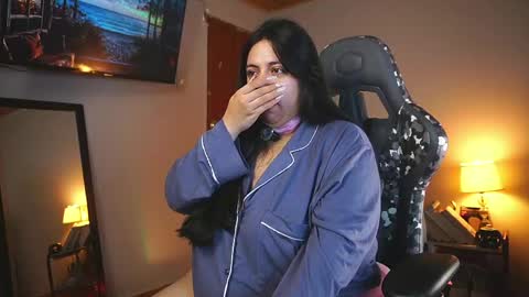 Snapshot of coraline_latin chatting on April 28, 2026, 12:32 pm Coraline online show from April 28, 2026, 12:32 pm